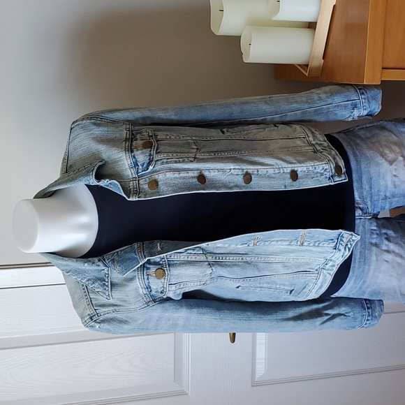 GAP 1969 distressed denim jacket - Size Medium - Picture 4 of 10